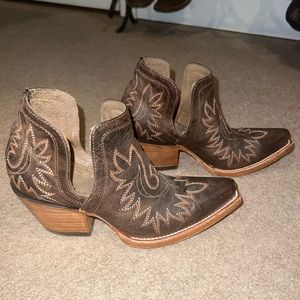 Ariat Dixon boots